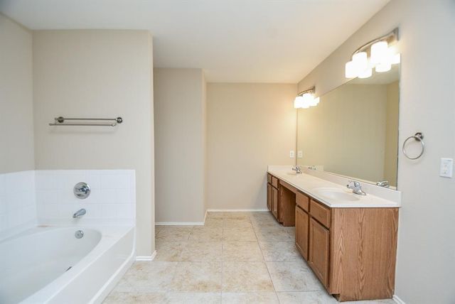 815 Darbydale Crossing Lane, Houston, TX 77090