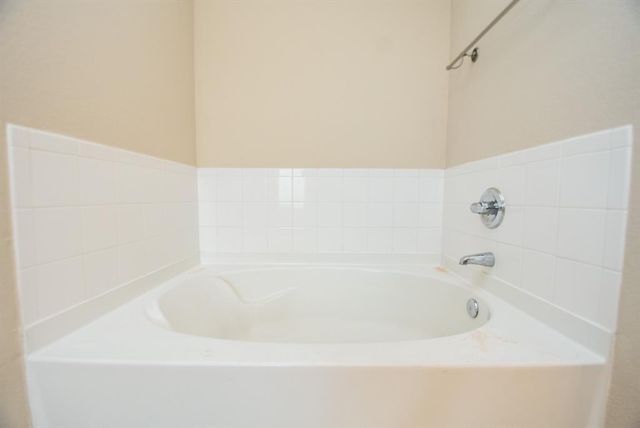 815 Darbydale Crossing Lane, Houston, TX 77090