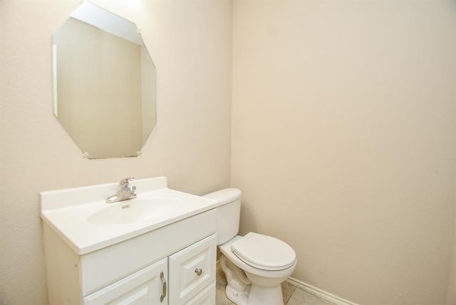 815 Darbydale Crossing Lane, Houston, TX 77090