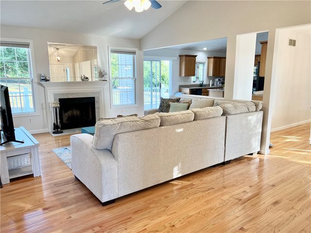 65 Carriage Trail, Newport, RI 02842