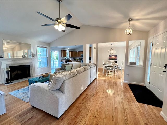 65 Carriage Trail, Newport, RI 02842