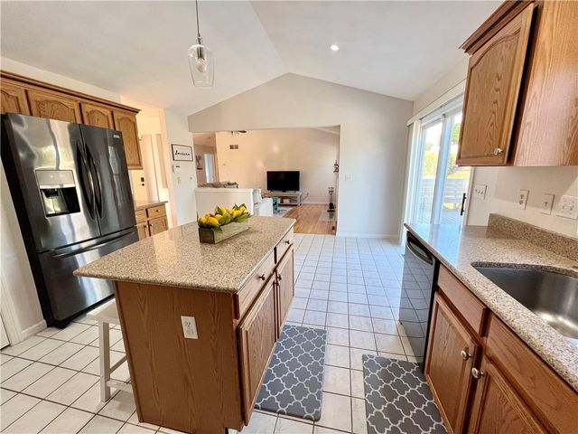 65 Carriage Trail, Newport, RI 02842