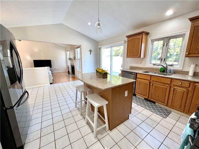 65 Carriage Trail, Newport, RI 02842