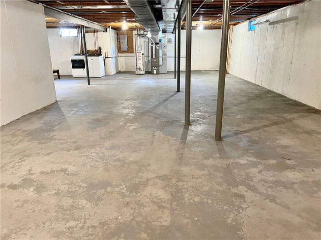 65 Carriage Trail, Newport, RI 02842