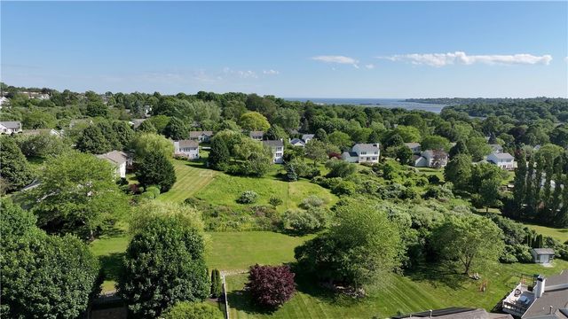 65 Carriage Trail, Newport, RI 02842