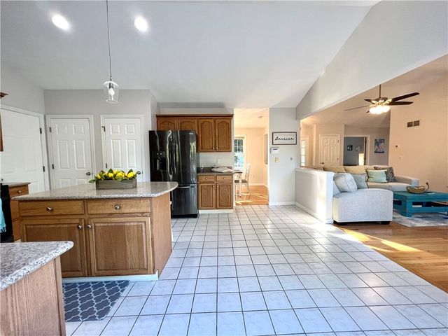 65 Carriage Trail, Newport, RI 02842