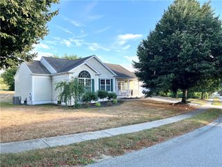 65 Carriage Trail, Newport, RI 02842