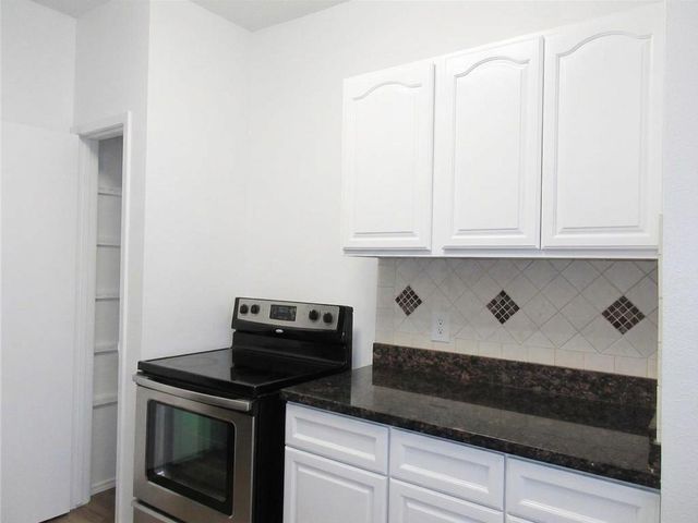 2300 Augusta Drive 17, Houston, TX 77057