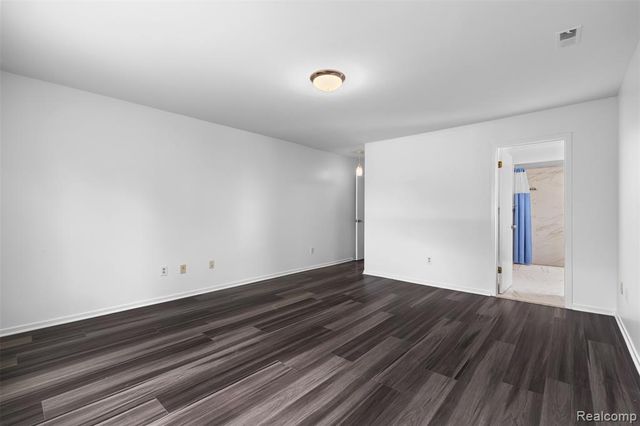 6680 Ridgefield Circle, West Bloomfield, MI 48322