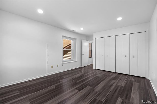 6680 Ridgefield Circle, West Bloomfield, MI 48322