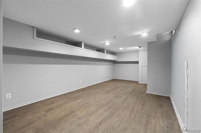 6680 Ridgefield Circle, West Bloomfield, MI 48322
