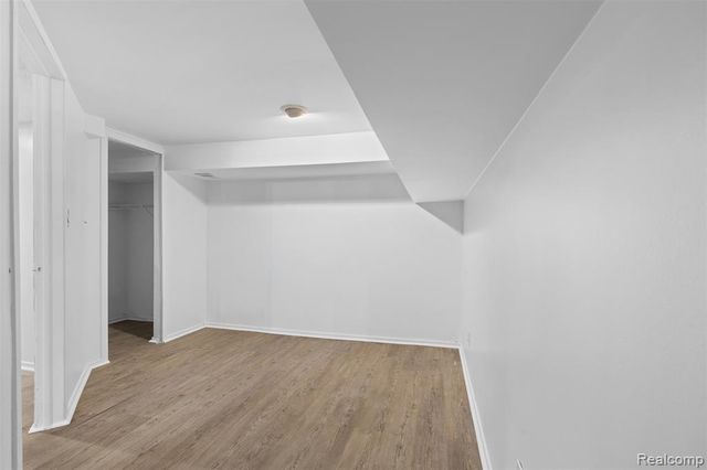 6680 Ridgefield Circle, West Bloomfield, MI 48322