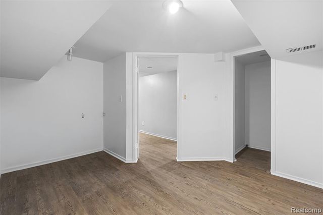 6680 Ridgefield Circle, West Bloomfield, MI 48322