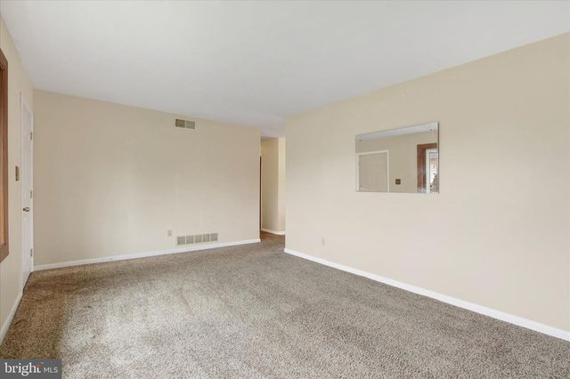 233 LENA DR, York, PA 17408