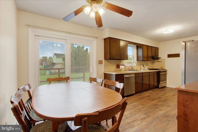 233 LENA DR, York, PA 17408