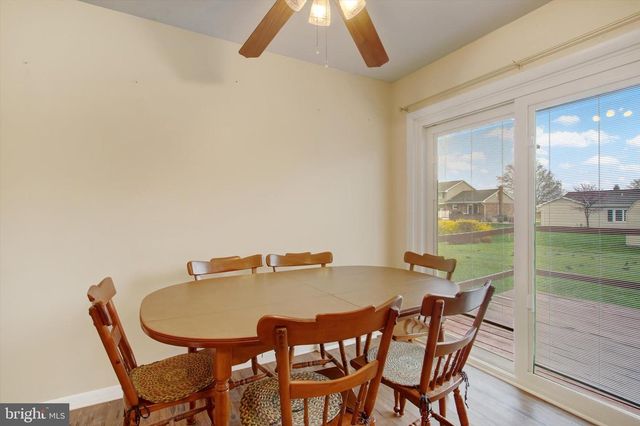 233 LENA DR, York, PA 17408