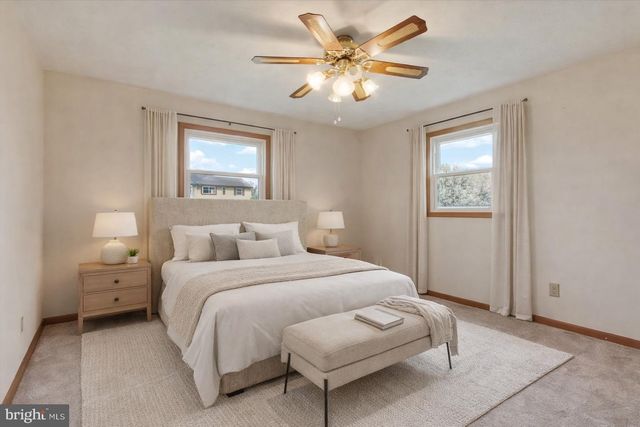 233 LENA DR, York, PA 17408