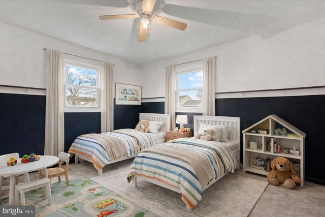 233 LENA DR, York, PA 17408