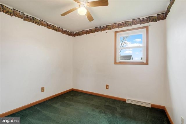 233 LENA DR, York, PA 17408