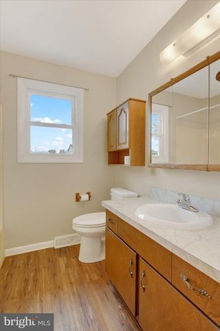 233 LENA DR, York, PA 17408