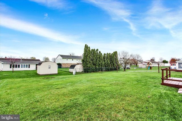 233 LENA DR, York, PA 17408