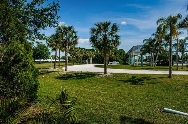 2700 BAYSHORE BOULEVARD 580, Dunedin, FL 34698