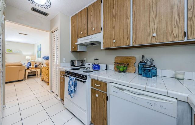 2700 BAYSHORE BOULEVARD 580, Dunedin, FL 34698