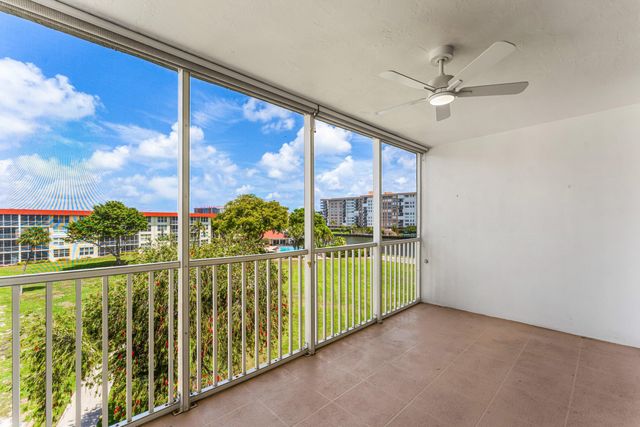 3100 NE 48th Court 415, Lighthouse Point, FL 33064