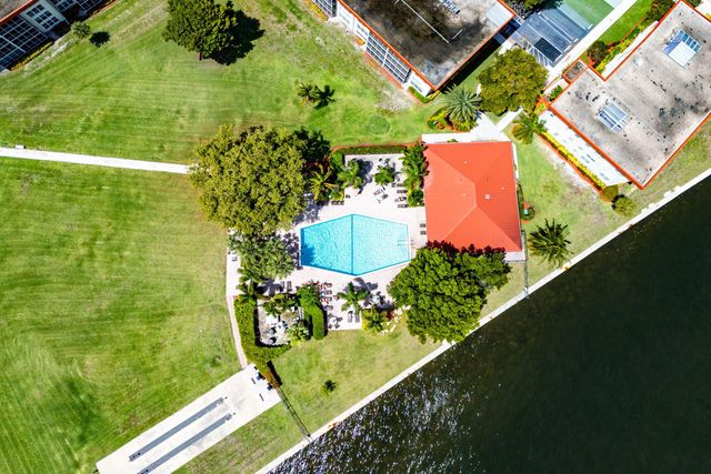 3100 NE 48th Court 415, Lighthouse Point, FL 33064