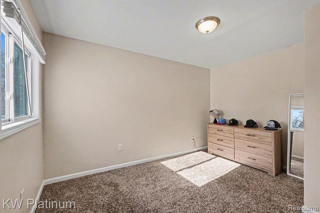 1019 E Windemere Avenue, Royal Oak, MI 48073