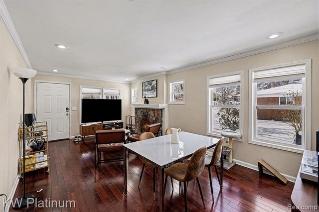 1019 E Windemere Avenue, Royal Oak, MI 48073