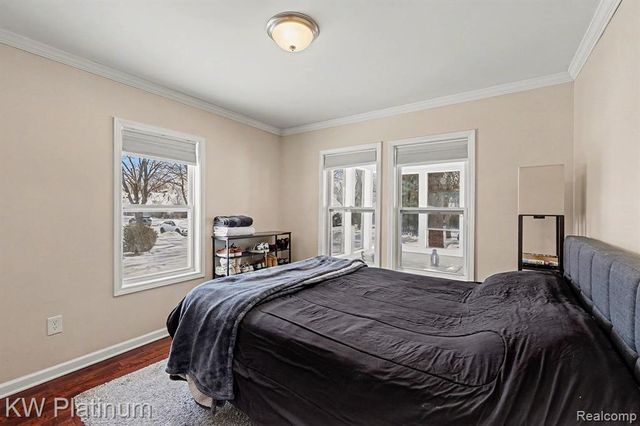 1019 E Windemere Avenue, Royal Oak, MI 48073