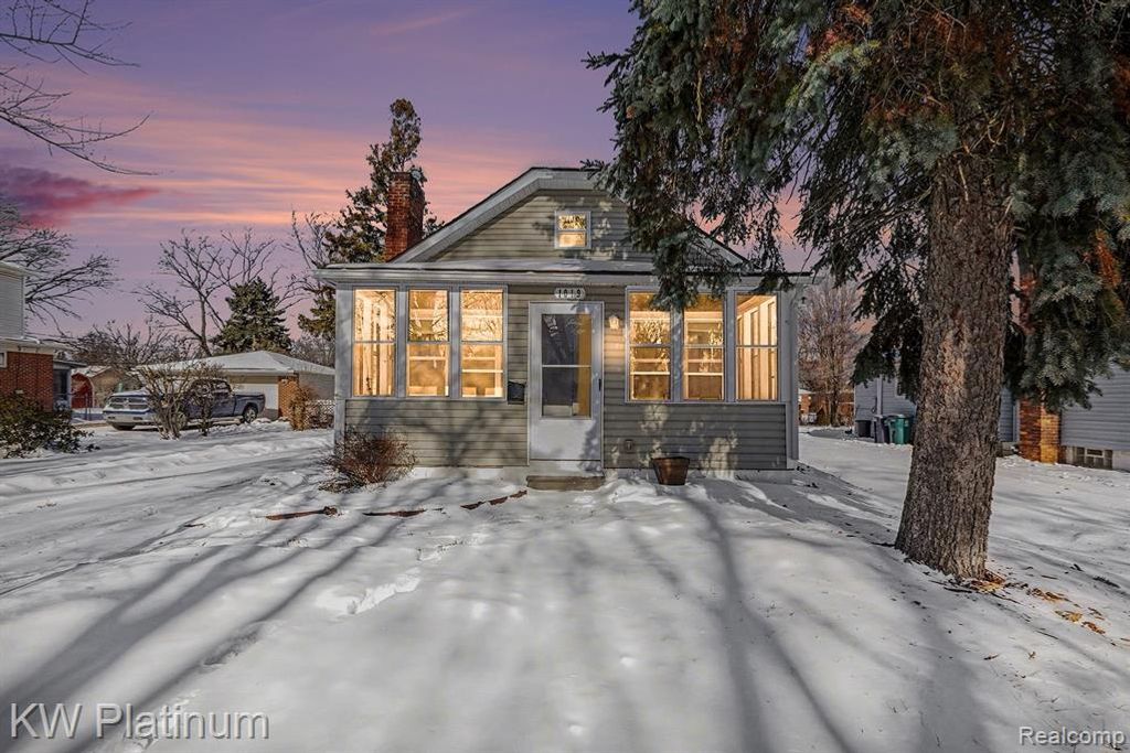1019 E Windemere Avenue, Royal Oak, MI 48073