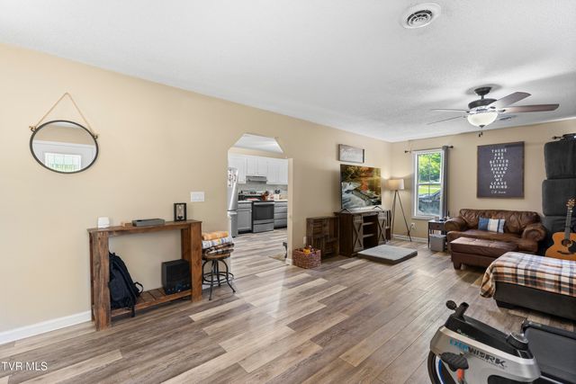 65 Isley Lane, Greeneville, TN 37745