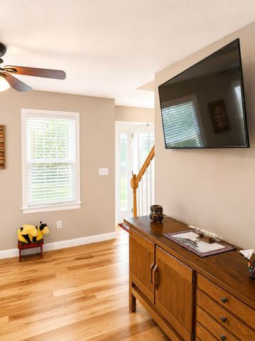 10 Race Lane, Sandwich, MA 02563