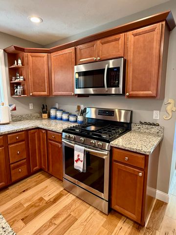 10 Race Lane, Sandwich, MA 02563