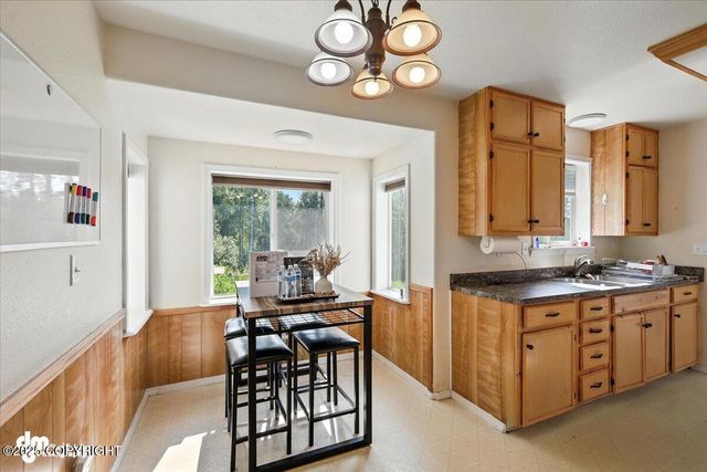 600 E Strathclyde Lane, Wasilla, AK 99654