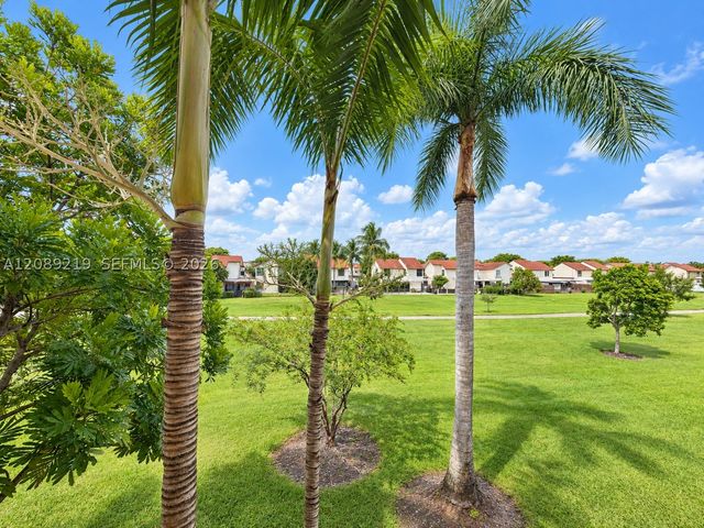 10242 NW 7th St 203, Miami, FL 33172