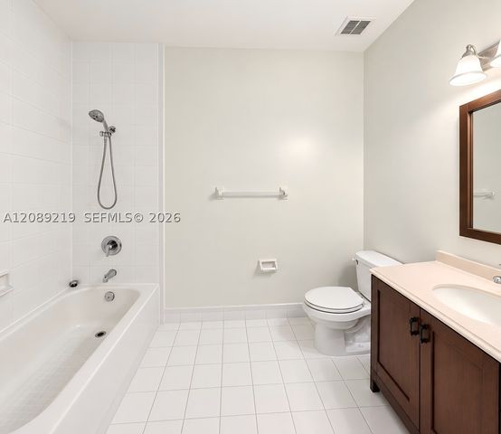 10242 NW 7th St 203, Miami, FL 33172
