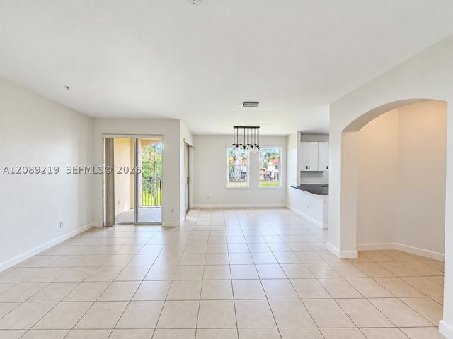 10242 NW 7th St 203, Miami, FL 33172