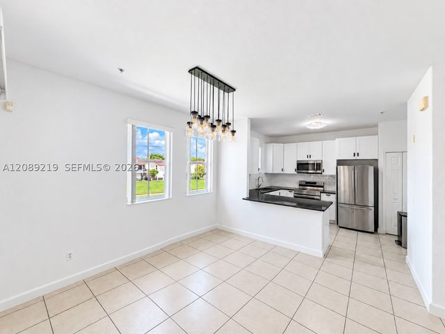 10242 NW 7th St 203, Miami, FL 33172