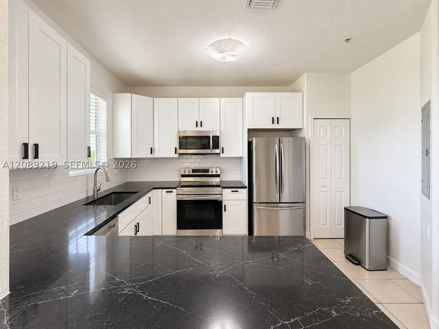 10242 NW 7th St 203, Miami, FL 33172