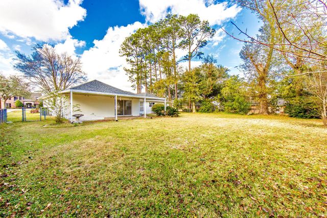 602 Fairway Dr, Thibodaux, LA 70301
