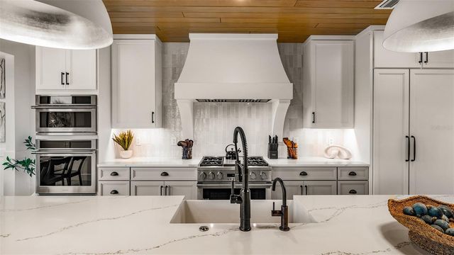 1142 WINDSONG LANE A, Sarasota, FL 34242