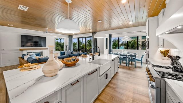1142 WINDSONG LANE A, Sarasota, FL 34242