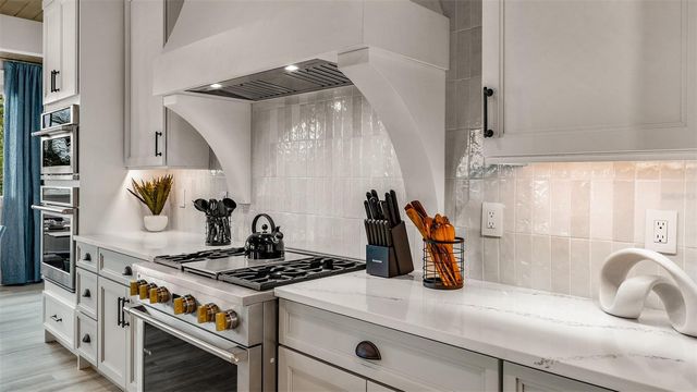 1142 WINDSONG LANE A, Sarasota, FL 34242