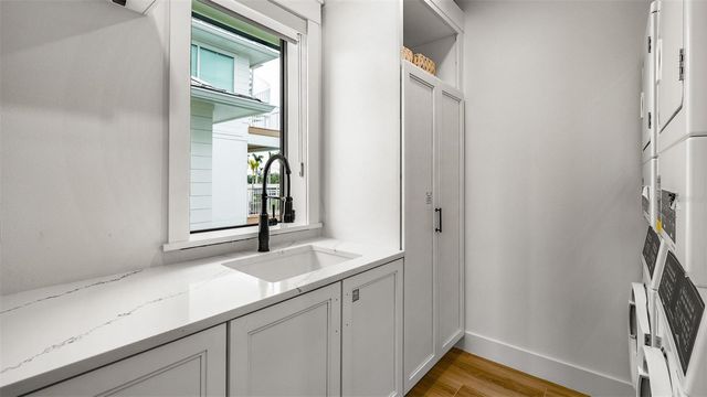 1142 WINDSONG LANE A, Sarasota, FL 34242