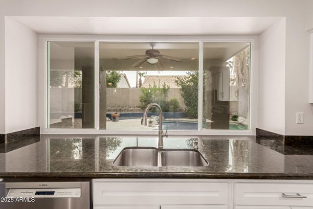 14660 S 25TH Place, Phoenix, AZ 85048