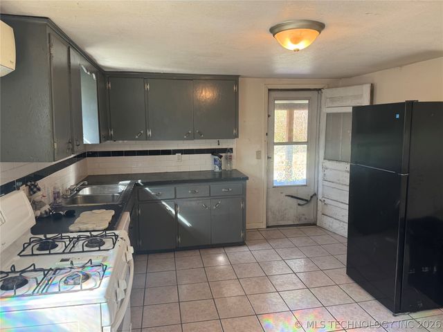 1325 N Vinita Avenue, Tahlequah, OK 74464