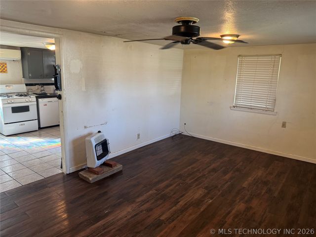 1325 N Vinita Avenue, Tahlequah, OK 74464